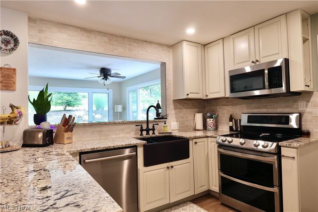 241 High Street, Chagrin Falls, OH 44022