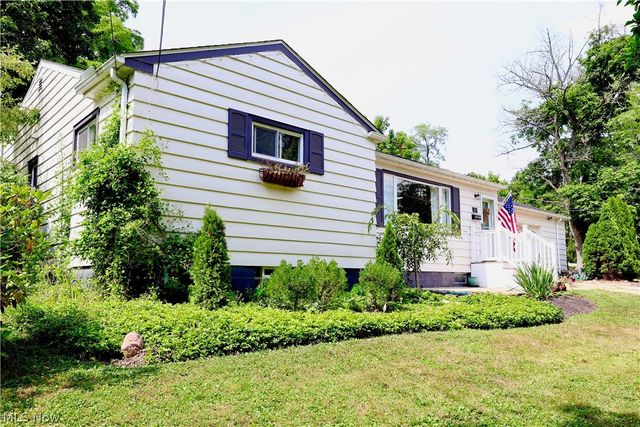 241 High Street, Chagrin Falls, OH 44022