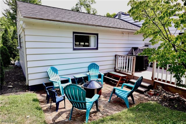 241 High Street, Chagrin Falls, OH 44022
