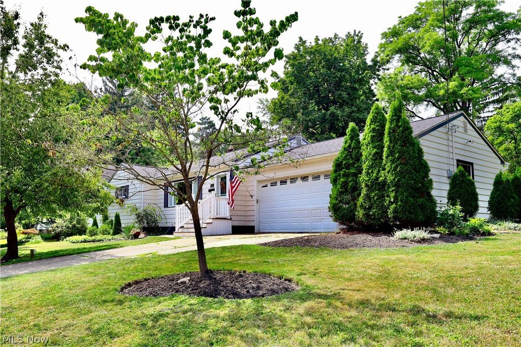 241 High Street, Chagrin Falls, OH 44022