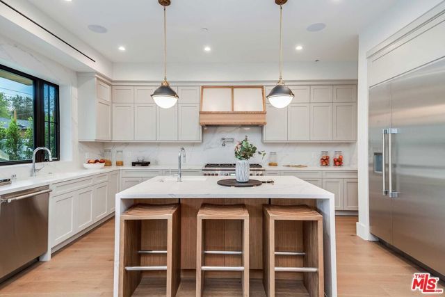 4210 Kraft Avenue, Los Angeles, CA 91604