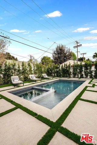 4210 Kraft Avenue, Los Angeles, CA 91604