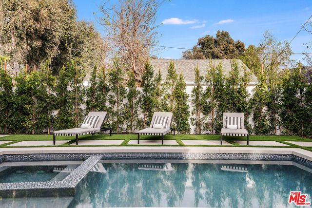 4210 Kraft Avenue, Los Angeles, CA 91604