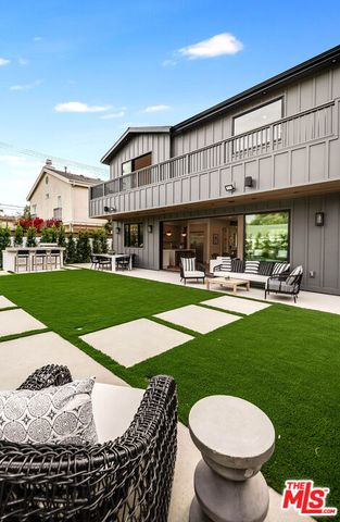 4210 Kraft Avenue, Los Angeles, CA 91604