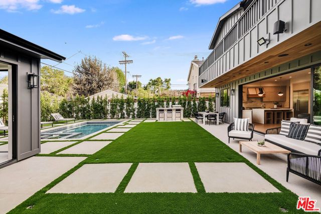 4210 Kraft Avenue, Los Angeles, CA 91604