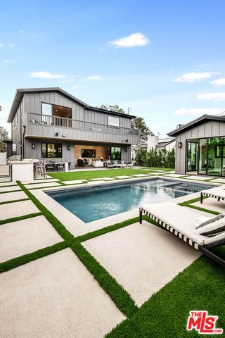 4210 Kraft Avenue, Los Angeles, CA 91604