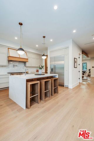 4210 Kraft Avenue, Los Angeles, CA 91604
