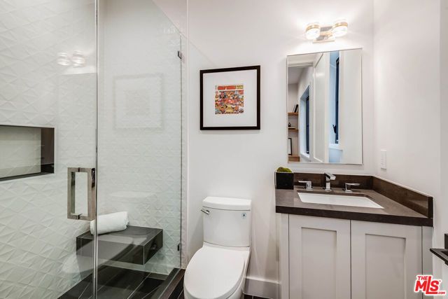4210 Kraft Avenue, Los Angeles, CA 91604