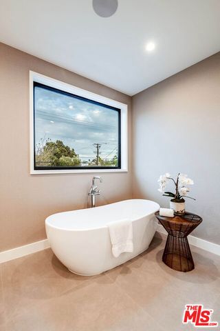 4210 Kraft Avenue, Los Angeles, CA 91604