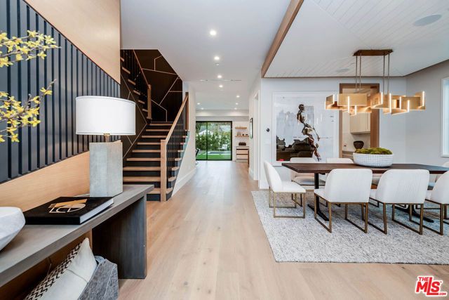 4210 Kraft Avenue, Los Angeles, CA 91604