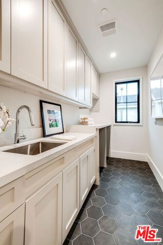 4210 Kraft Avenue, Los Angeles, CA 91604