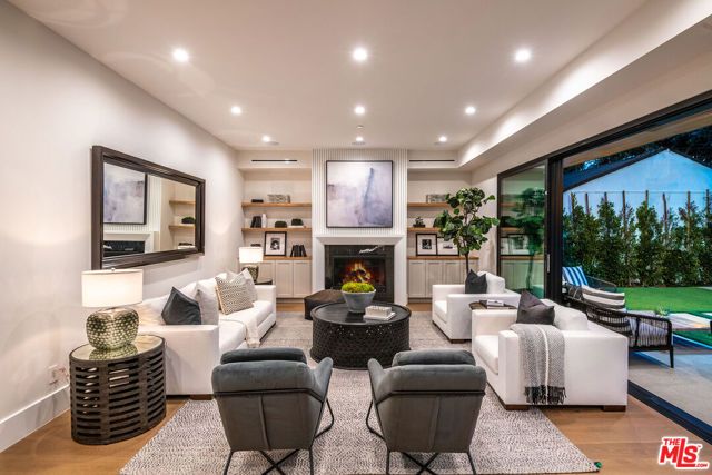 4210 Kraft Avenue, Los Angeles, CA 91604