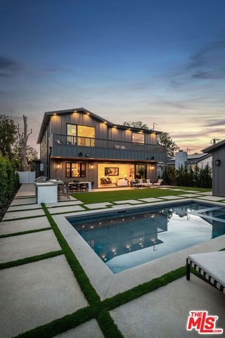 4210 Kraft Avenue, Los Angeles, CA 91604