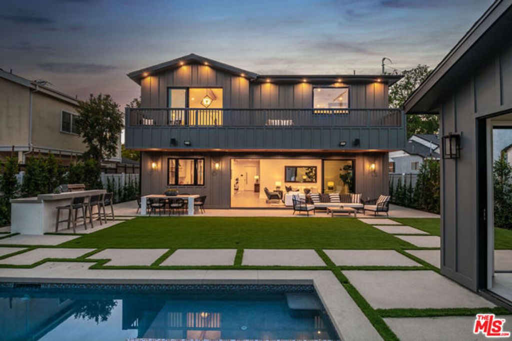 4210 Kraft Avenue, Los Angeles, CA 91604
