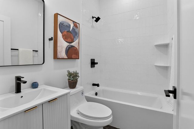 24 Spring Hill Terrace C, Somerville, MA 02143