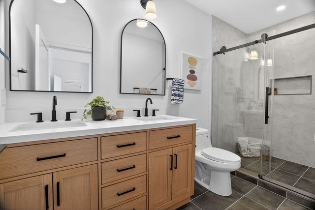 24 Spring Hill Terrace C, Somerville, MA 02143