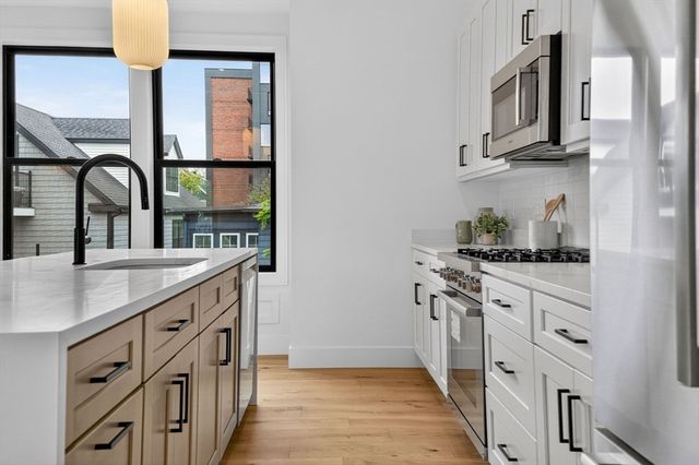 24 Spring Hill Terrace C, Somerville, MA 02143