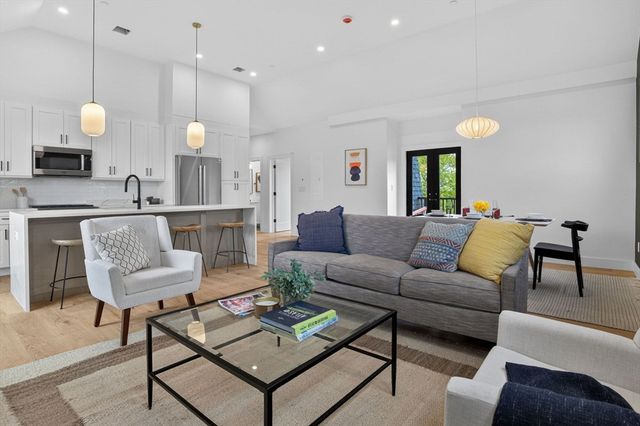 24 Spring Hill Terrace C, Somerville, MA 02143