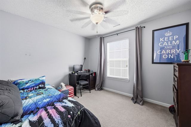 2768 Irving, Iowa City, IA 52246