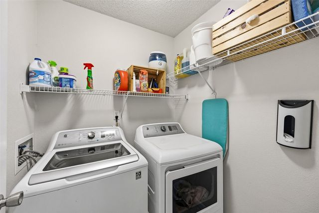 2768 Irving, Iowa City, IA 52246