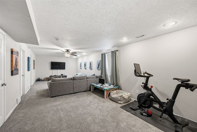 2768 Irving, Iowa City, IA 52246