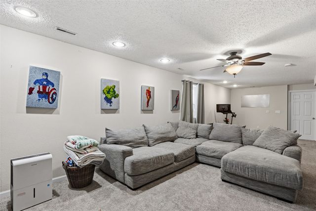 2768 Irving, Iowa City, IA 52246