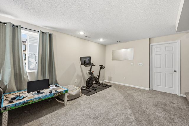 2768 Irving, Iowa City, IA 52246