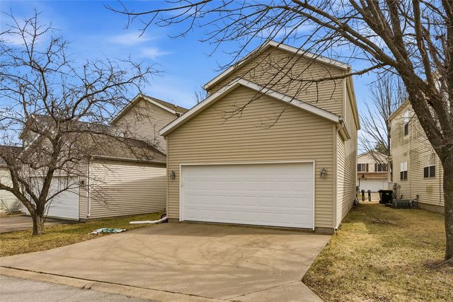 2768 Irving, Iowa City, IA 52246