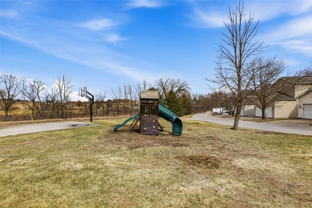 2768 Irving, Iowa City, IA 52246