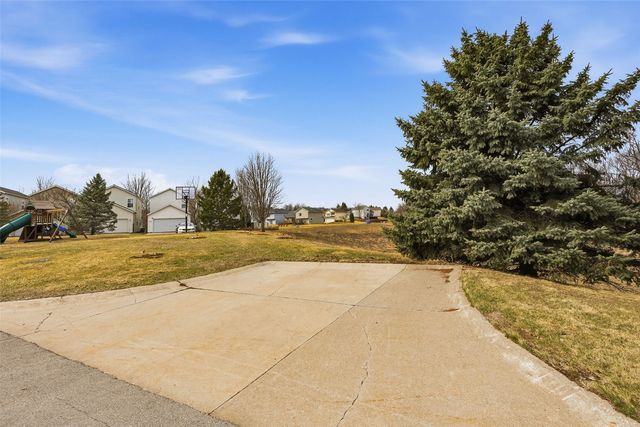 2768 Irving, Iowa City, IA 52246