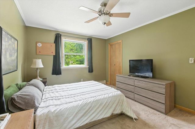 3 Greenbriar Drive, Essex, VT 05452