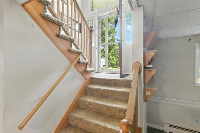 3 Greenbriar Drive, Essex, VT 05452