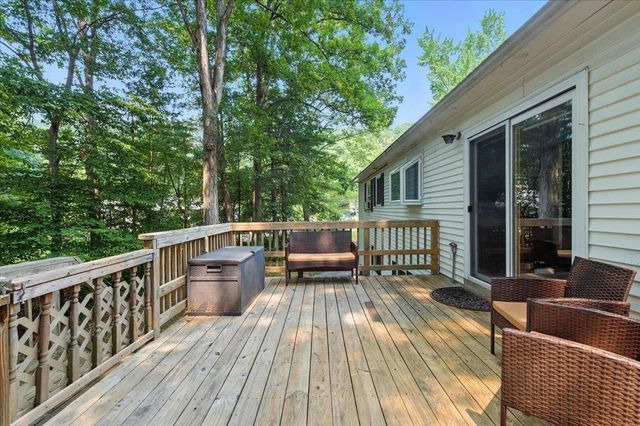 3 Greenbriar Drive, Essex, VT 05452