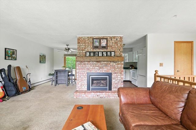 3 Greenbriar Drive, Essex, VT 05452