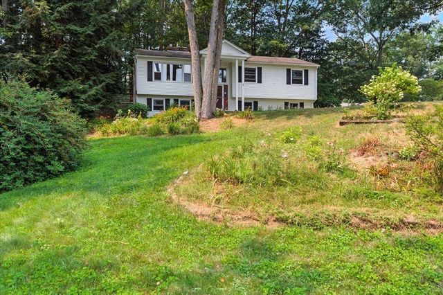 3 Greenbriar Drive, Essex, VT 05452