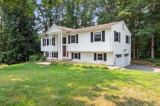 3 Greenbriar Drive, Essex, VT 05452