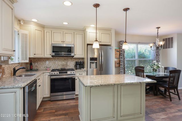 40 Lenny Court, Matawan, NJ 07747