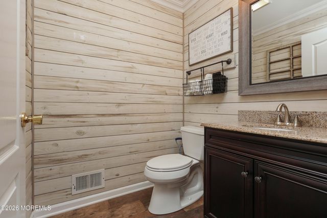 40 Lenny Court, Matawan, NJ 07747