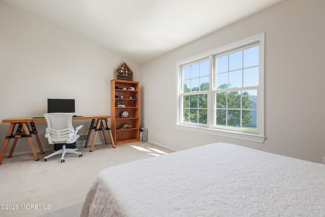 40 Lenny Court, Matawan, NJ 07747