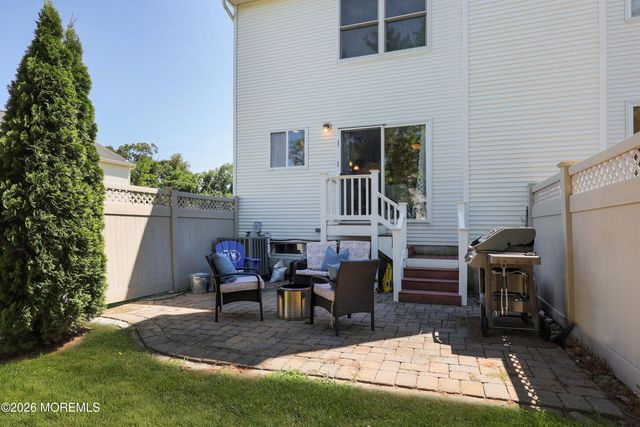 40 Lenny Court, Matawan, NJ 07747