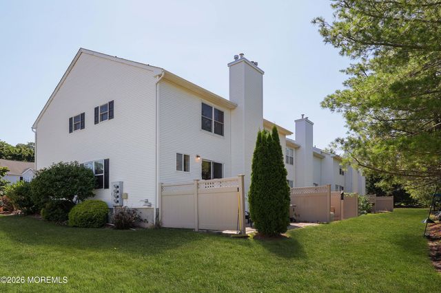 40 Lenny Court, Matawan, NJ 07747