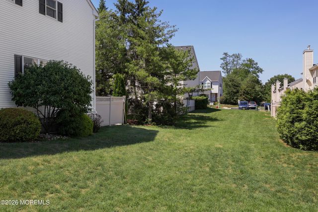 40 Lenny Court, Matawan, NJ 07747
