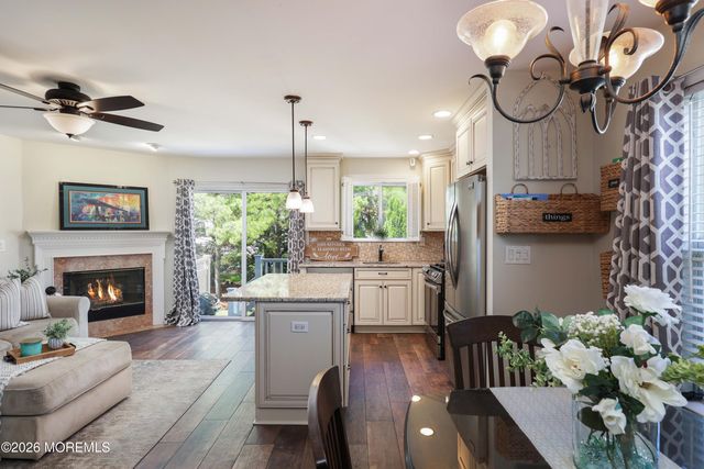 40 Lenny Court, Matawan, NJ 07747