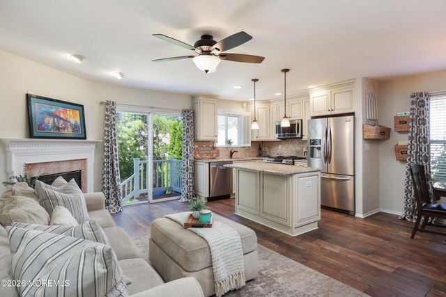 40 Lenny Court, Matawan, NJ 07747