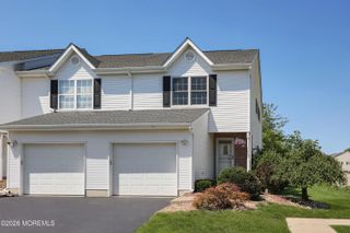 40 Lenny Court, Matawan, NJ 07747