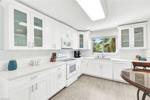 5330 Cobalt CT, Cape Coral, FL 33904