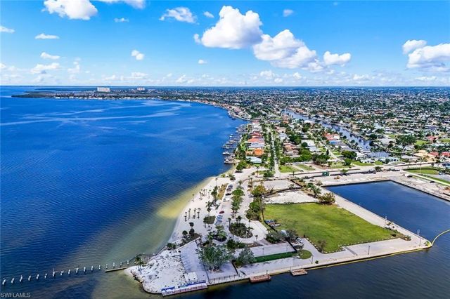 5330 Cobalt CT, Cape Coral, FL 33904