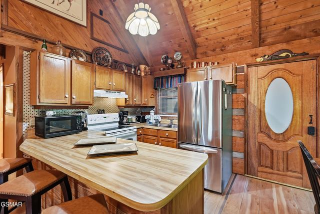 559 Crest Road, Gatlinburg, TN 37738