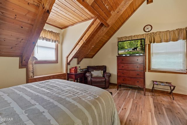 559 Crest Road, Gatlinburg, TN 37738