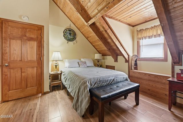 559 Crest Road, Gatlinburg, TN 37738